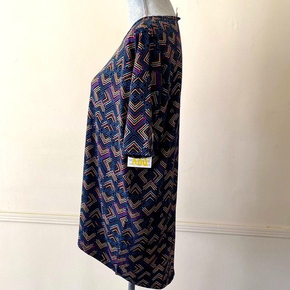 LuLaRoe “IRMA” HIGH-LOW TUNIC OVERSIZED TOP SIZE EXTRA EXTRA SMALL 🌟NWT🌟 - Picture 5 of 11